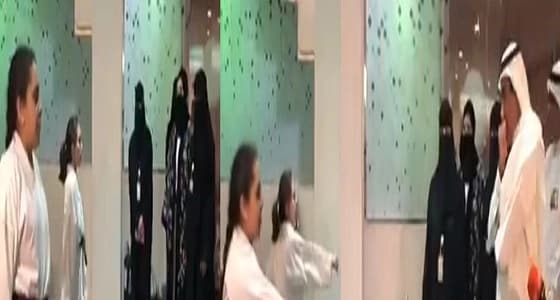 بالفيديو.. " نائب التعليم " يشهد عرض للكارتيه لطالبتين بالجنادرية 32