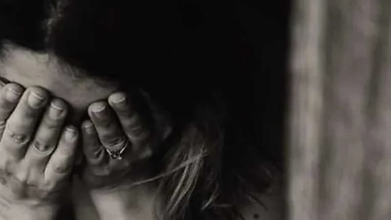 تأييد حكم السجن على طبيب متهم بالتعدي على بناته 