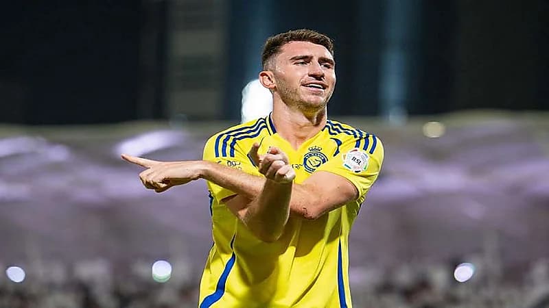 النصر يفتح الباب أمام رحيل لابورت دون مقابل