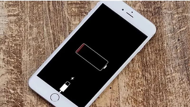 تحديث من " أبل" لحل مشكلة استنزاف بطارية أيفون وأيباد