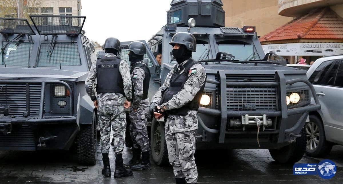 الأمن الأردني يداهم منزل في الكرك ويتبادل اطلاق النار مع مشتبه بهم