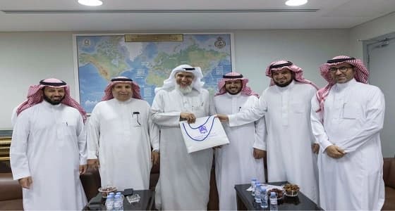 بالصور .. منسوبو برنامج ضيوف خادم الحرمين للحج والعمرة يشاركون " الهدباء " فرحته بالترقية