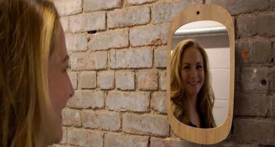 تصميم مرآة تجبر مرضى السرطان على الابتسام