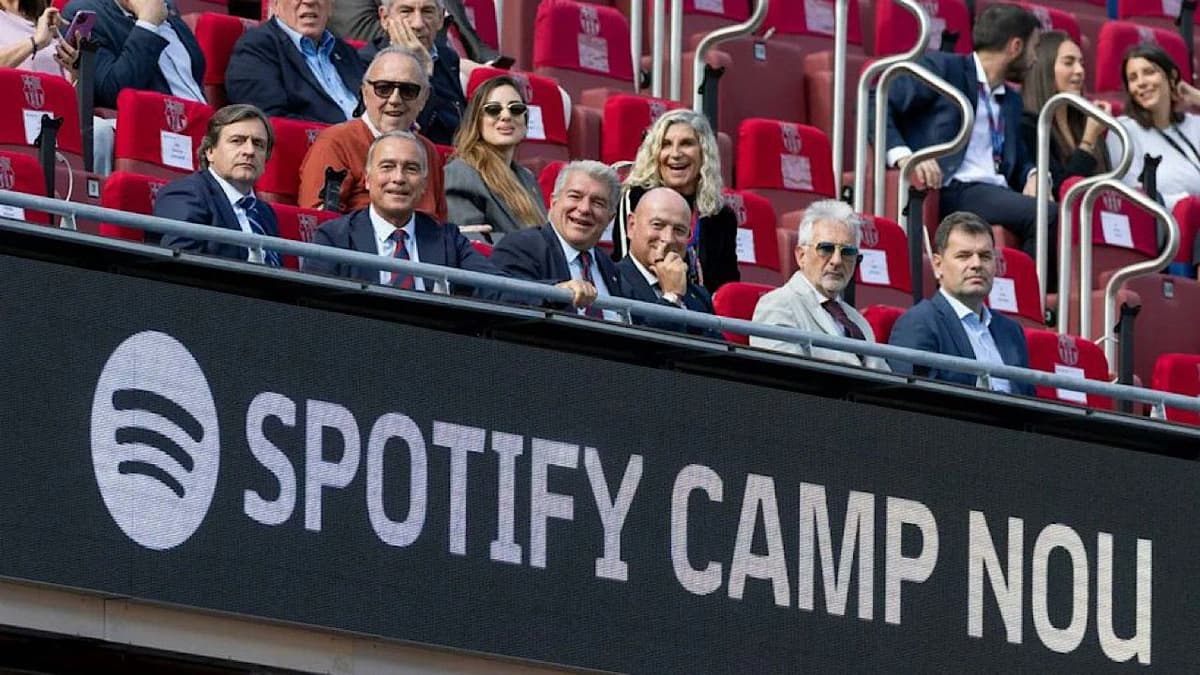 رئيس برشلونة يُغلق الباب أمام عودة ميسي