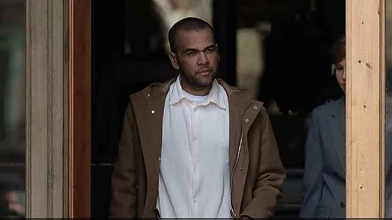 النيابة الإسبانية تُفاجئ ألفيس بعد البراءة