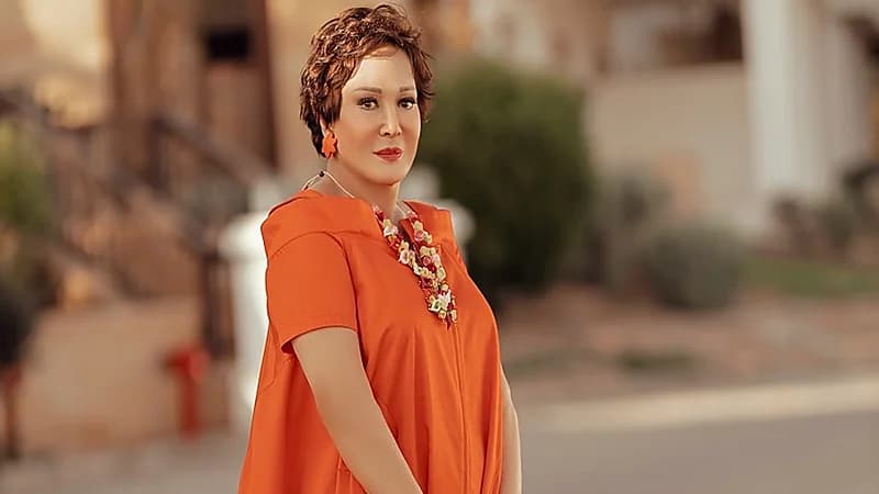 جدل في مصر بعد تكريم وزير التعليم لـ لبلبة