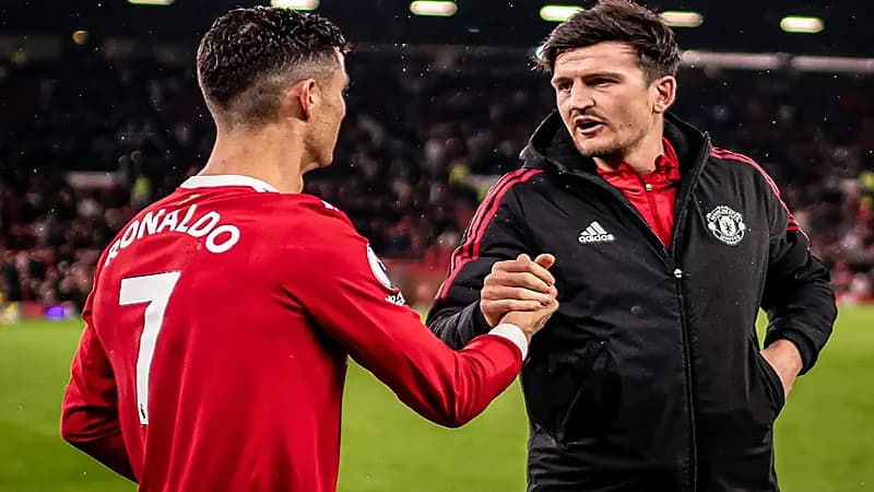 ماجواير يصف رونالدو بأعظم اللاعبين