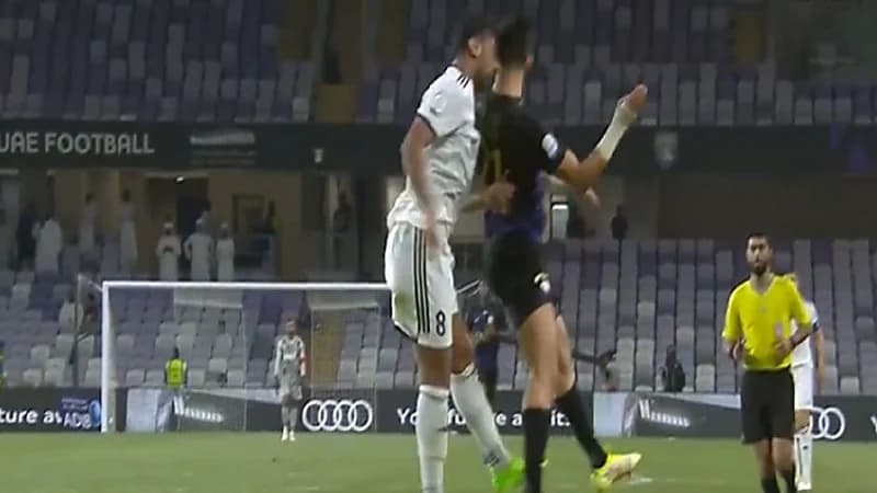 سفيان رحيمي يغادر الملعب بعد تعرضه للإصابة .. فيديو