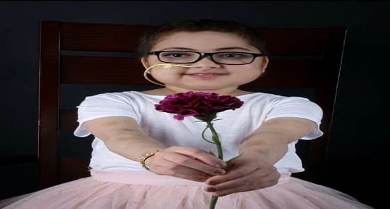 بالصور.. طفلة تتحدى مرض " التهاب الدم " بالفن والرسم