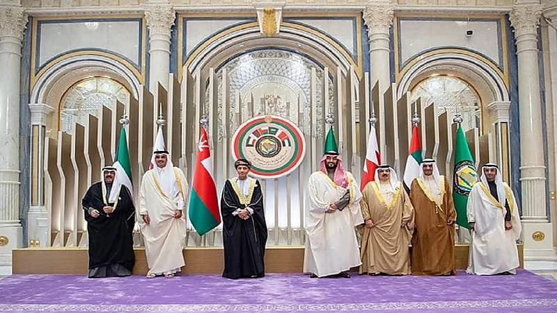 بالفيديو.. ولي العهد‬⁩ والوفود المشاركة في القمة الخليجية - الصينية‬⁩ يلتقطون الصور التذكارية