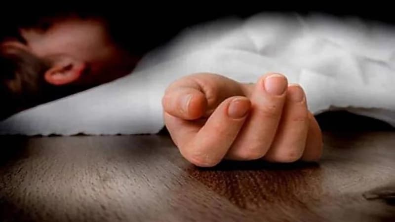 رجل يقتل ابنته ويسقي جثتها عصيرًا