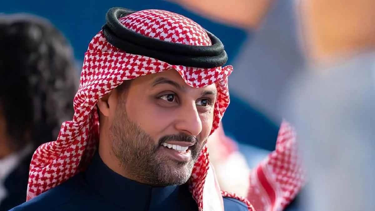 القحطاني: ألف مبروك لسالم النموذج الذي نفتخر به