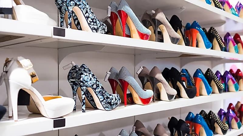 بالفيديو .. استشاري : الأحذية المُغلقة بيئة مثالية لتكاثر الفطريات