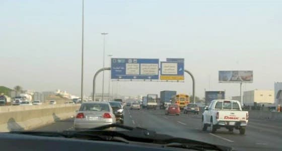 العمليات الأمنية تباشر بلاغا بتعطل مركبة لنفاذ الوقود