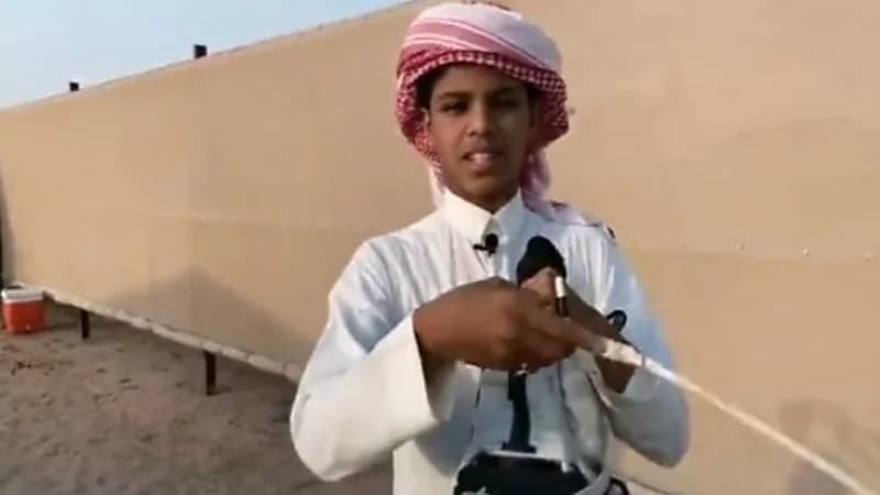 "الراكب الآلي" تقنية حديثة تشهدها سباقات الهجن للتواصل بين المالك ومطيته "فيديو" 