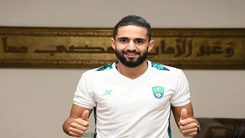 رياض بودبوز يغيب عن مباراة الأهلي والعروبة