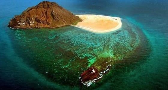 بالصور.. " كدمبل " جزيرة جبلية لهواة الصيد بالبحر الأحمر