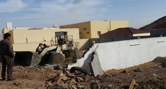 بالصور.. إزالة تعديات بمخطط السديري في المدينة