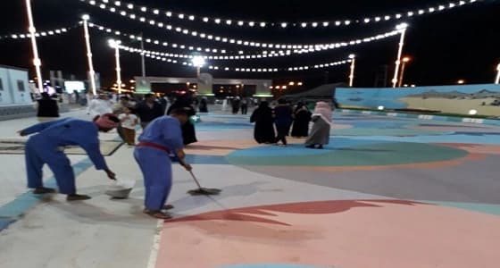 بعد تشويه المكان.. البلدية ترفع مخلفات زوار " محايل أدفأ "