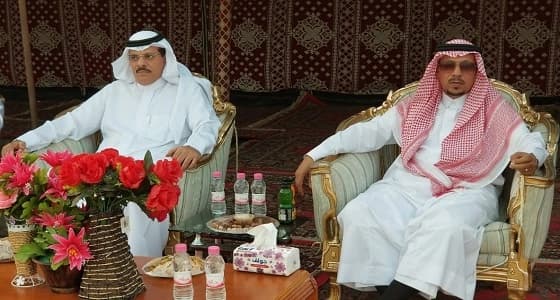 بمناسبة العيد..محافظ أملج يرعى سباق الهجن بميدان الحوراء