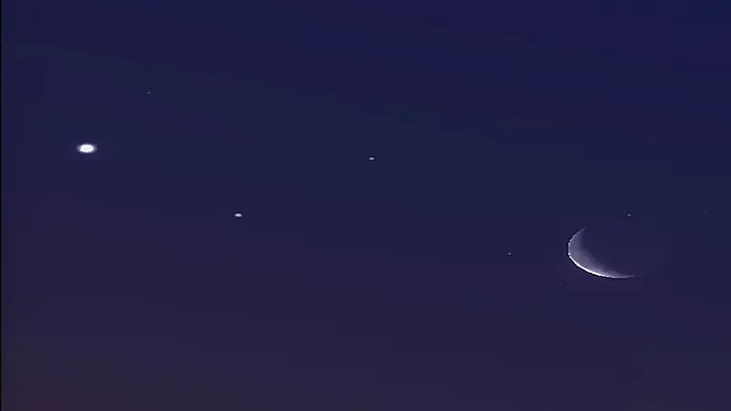 فلكية جدة: هلال شعبان قرب المشترى في مشهد خلاب غداً