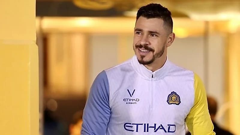 "فيفا" يمنع النصر من تسجيل لاعبين جدد