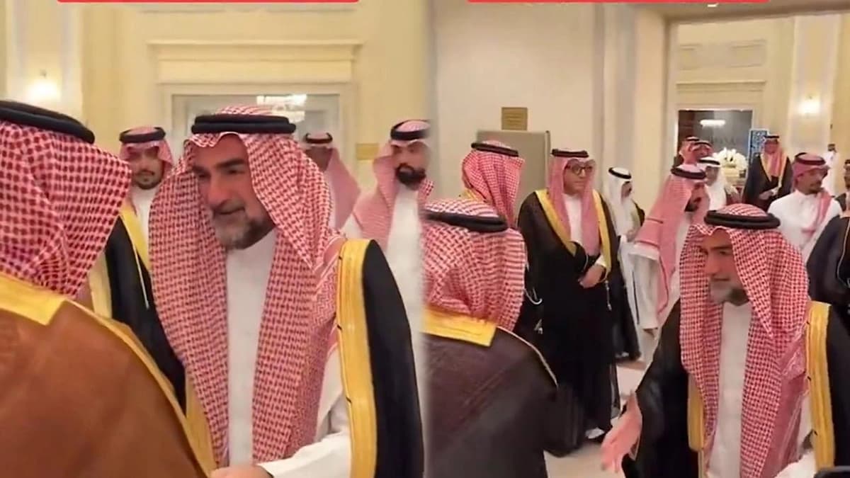 ياسر الرميان يحتفل بزواج نجله فيصل.. فيديو