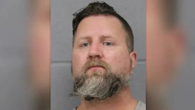 بالفيديو.. أمريكي يطلق النار على حبيبته السابقة بعدما رفضت الرجوع إليه