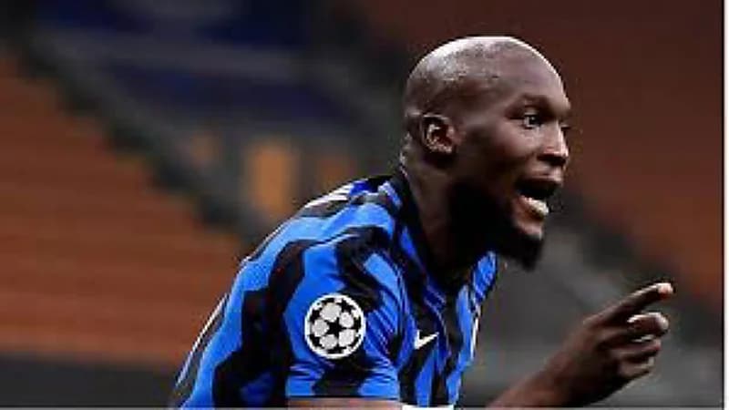 مشجعي اليوفي يرددون: لا نريد لوكاكو .. فيديو