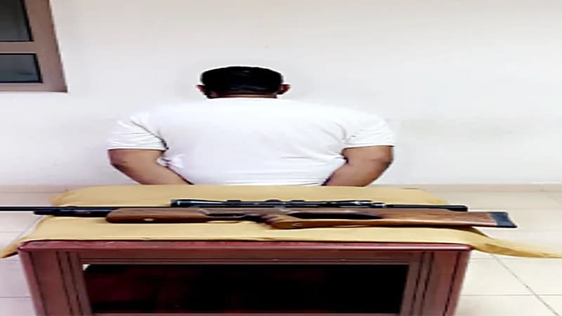 الإطاحة بمواطنين هدد أحدهما شخصًا وأساء له بألفاظ خادشة بالقطيف