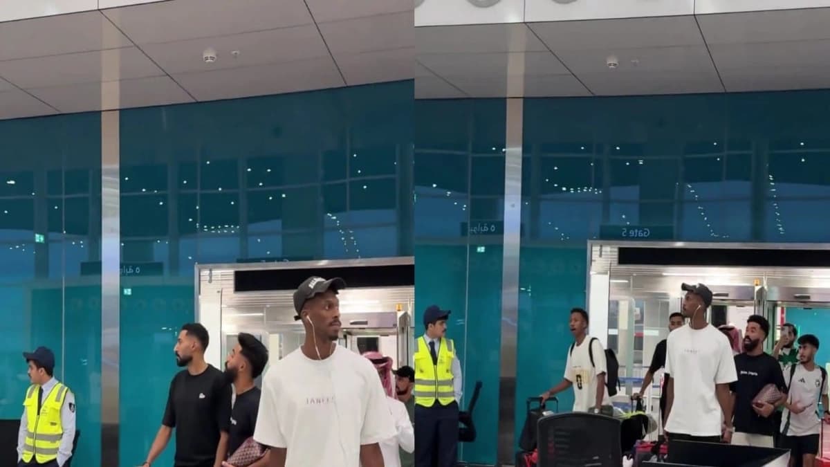 وصول لاعبي الأخضر إلى الرياض.. فيديو