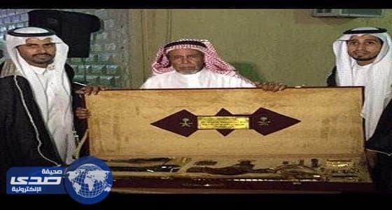 بالصور.. " الحساني " يحتفل بزواج " أحمد " و " عبدالله " بأضم