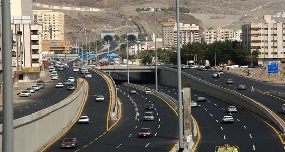 الإطاحة بـ 32 من مخالفي الإقامة في مكة