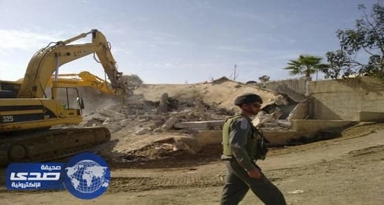 إسرائيل تقرر هدم ثلاثة منازل في دير أبو مشعل وتعتقل خمسة فلسطينيين