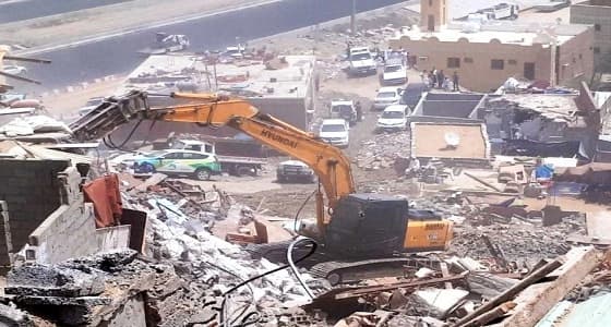 بالصور.. إزالة 35 حوش مخالف بالعكيشية في مكة