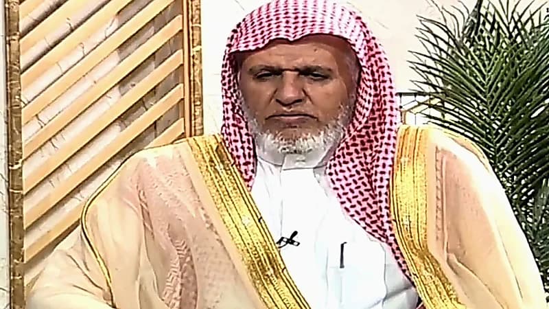 الشيخ علي الشبل يبيّن حكم لبس السراويل للمرأة المحرمة .. فيديو