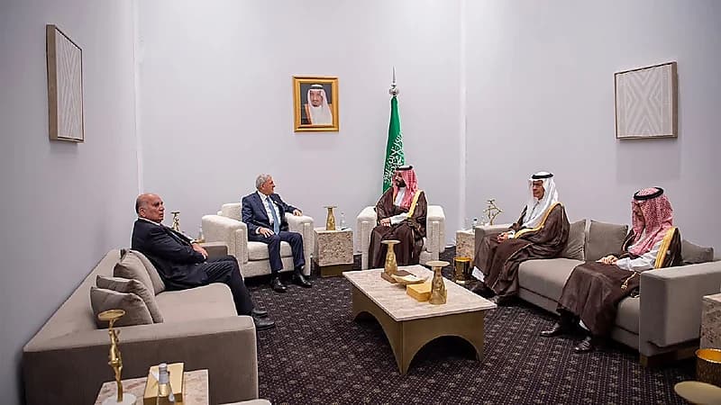 بالفيديو .. ولي العهد يلتقي رئيس العراق