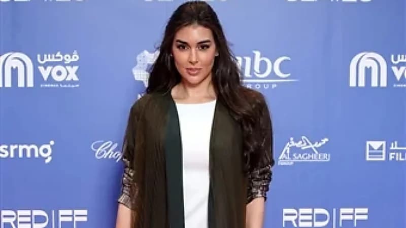 بعد تصدرها الترند.. عارضة أزياء بعياية ياسمين صبري.. صور