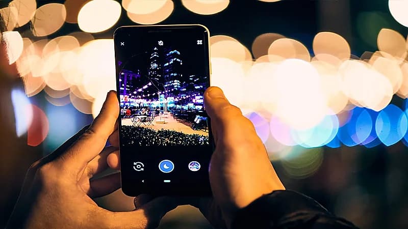 بالفيديو .. محامي: التصوير في الأماكن العامة مثل الحفلات والمباريات لا يجوز نظاما