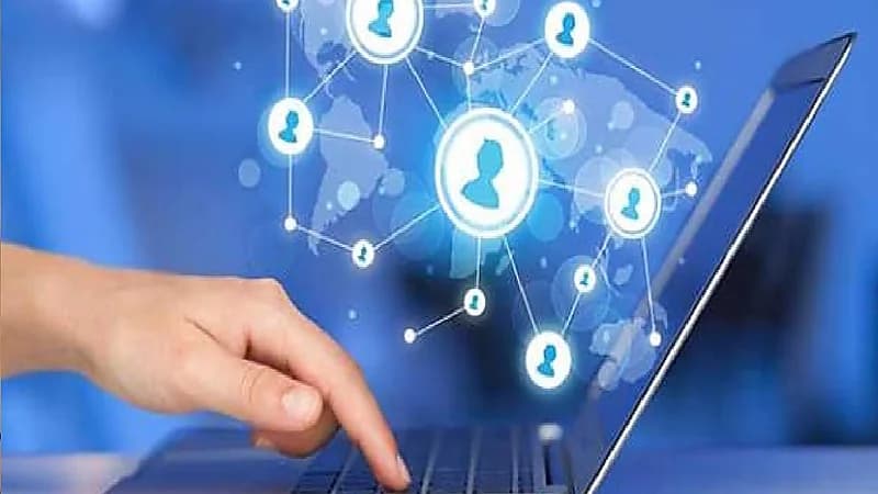 علاقة غرامية على الإنترنت تنتهي بجريمة بشعة