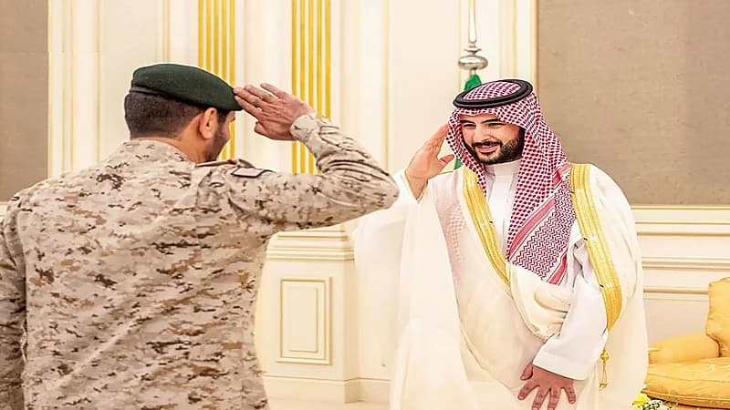 وزير الدفاع يستقبل قادة وزارة الدفاع للتهنئة بعيد الفطر