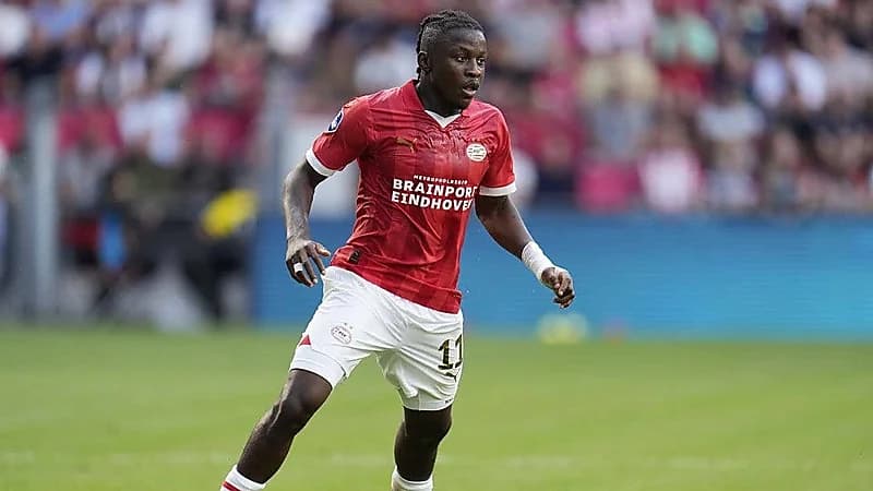 الهلال يسعى لضم لاعب آيندهوفن الهولندي