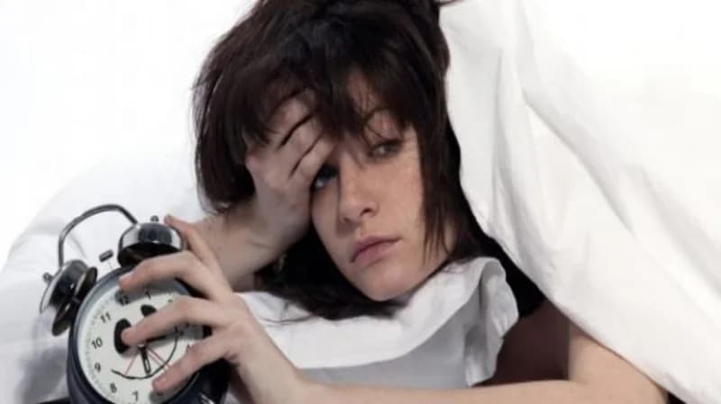 عادات غذائية خاطئة تؤدي لاضطرابات النوم
