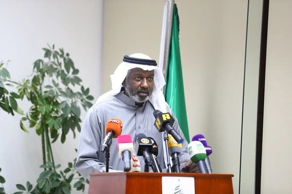 ماجد عبد الله: نسعى لمسح دموع لاعبي الكرة المحتاجين وأسرهم