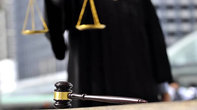 العدل تجدد التنبيه بضوابط إعلان المحامي عن نفسه وعن عمله