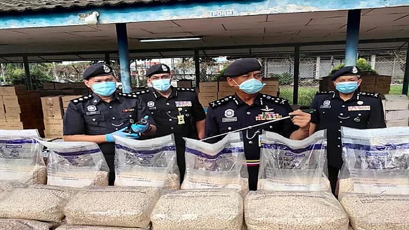 بالصور .. "مكافحة المخدرات" تساهم في إحباط أكثر من 3 مليون قرص أمفيتامين مخدر