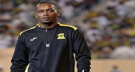 " القرني " يؤكد استمراره مع الاتحاد