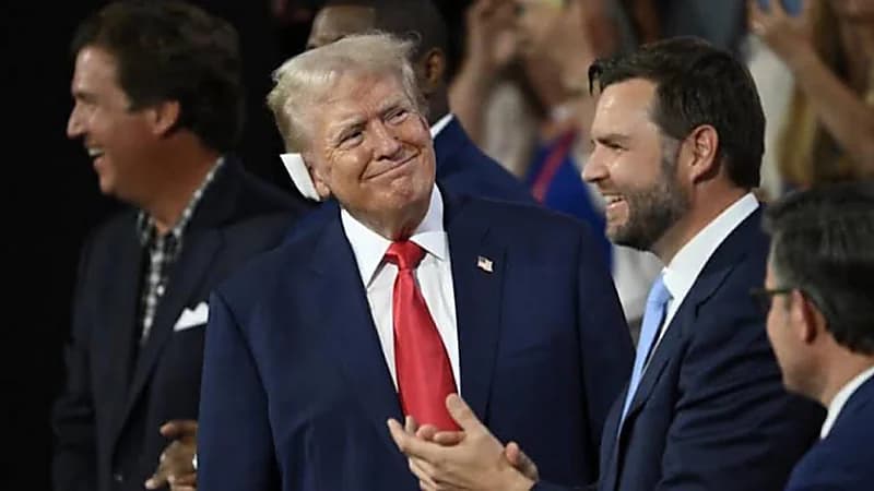 عرض الجزء المقطوع من أذن ترامب في مزاد علني