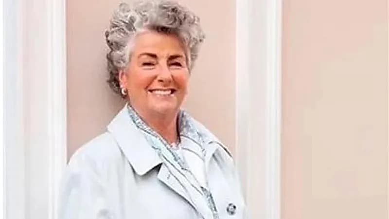 بمكون من مطبخها خمسينية تتحول لمليونيرة