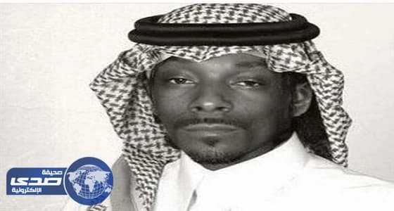 مطرب أمريكي شهير ينشر صورة بالشماغ والعقال